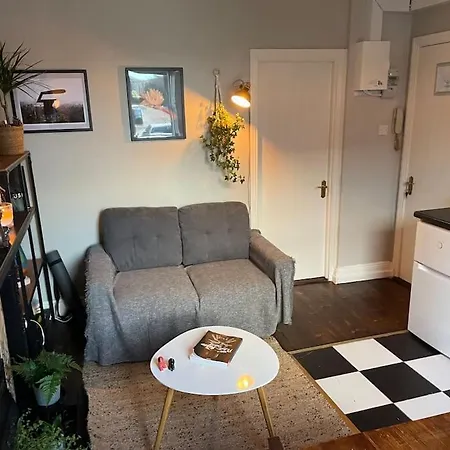 Cozy Studio Rialto Apartment *